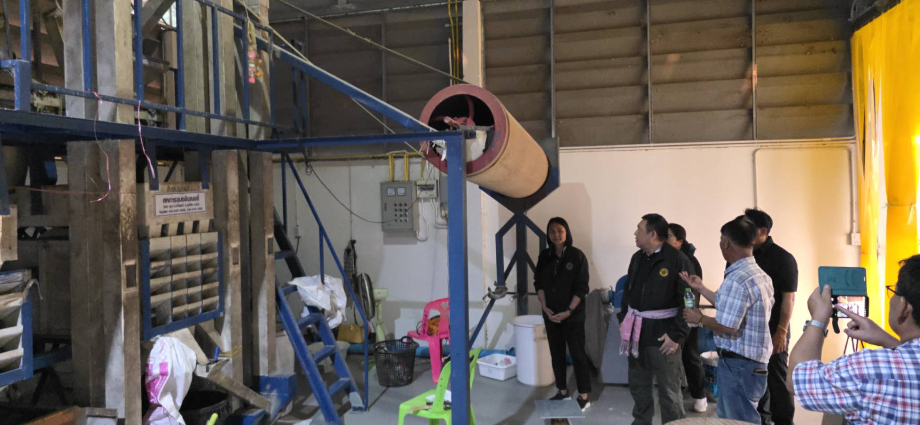 title - เลขาธิการ ส.ป.ก. ลงพื้นที่ตรวจเยี่ยมกลุ่มแปลงใหญ่ข้าวอินทรีย์ และโครงการก่อสร้างบ่อบาดาลฯ ในเขตปฏิรูปที่ดิน จังหวัดร้อยเอ็ด